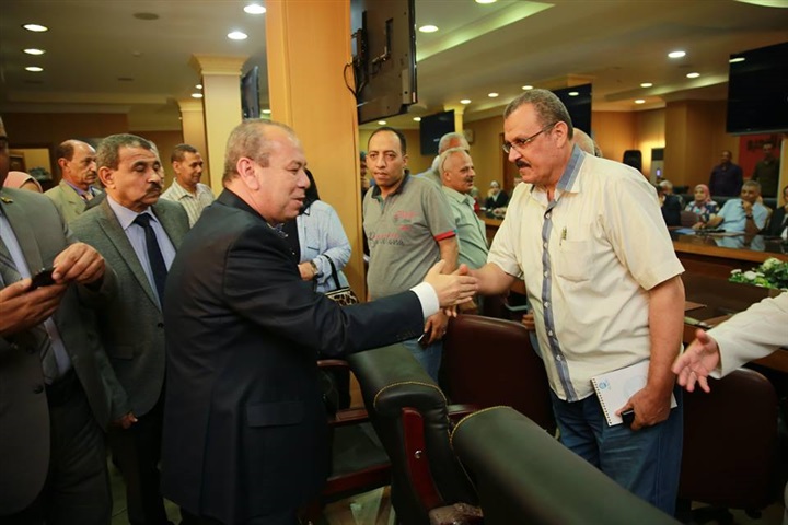 بالصور.. محافظ كفر الشيخ الجديد يبدأ مهام عمله 