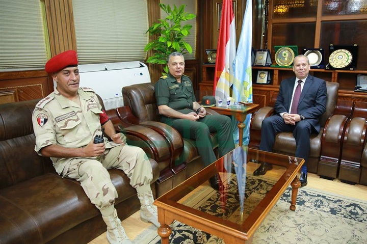 بالصور.. محافظ كفر الشيخ وقائد المنطقة الشمالية يبحثان سبل التعاون المشترك