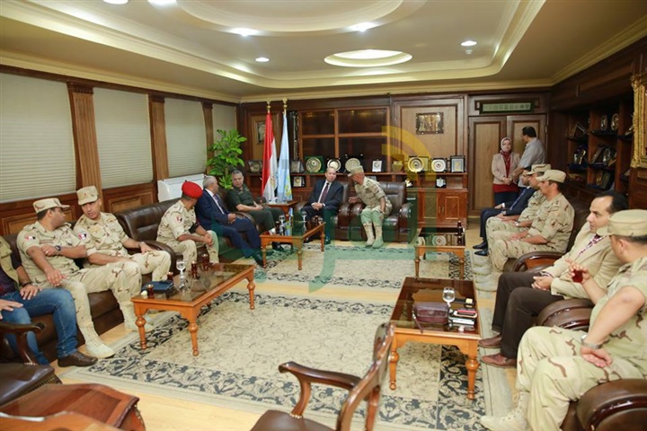 بالصور.. محافظ كفر الشيخ وقائد المنطقة الشمالية يبحثان سبل التعاون المشترك