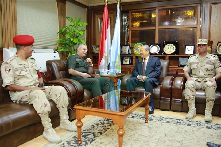بالصور.. محافظ كفر الشيخ وقائد المنطقة الشمالية يبحثان سبل التعاون المشترك