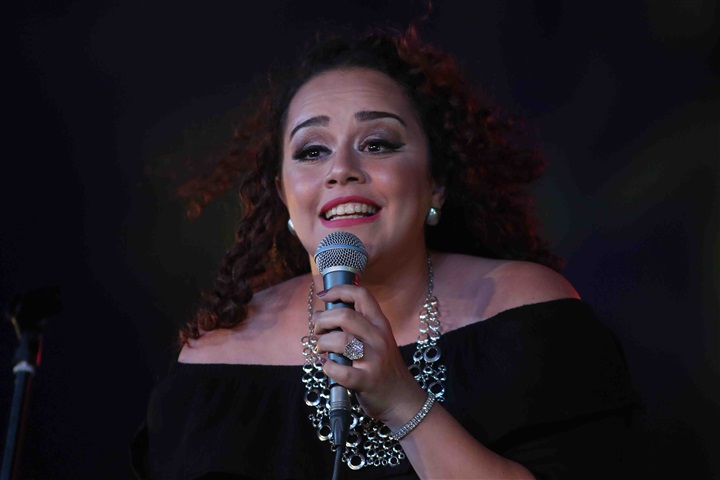 اغاني الزمن الجميل في حفل التراث علي مسرح معهد الموسيقي العربية اغاني الزمن الجميل في حفل التراث علي مسرح معهد الموسيقي العربية