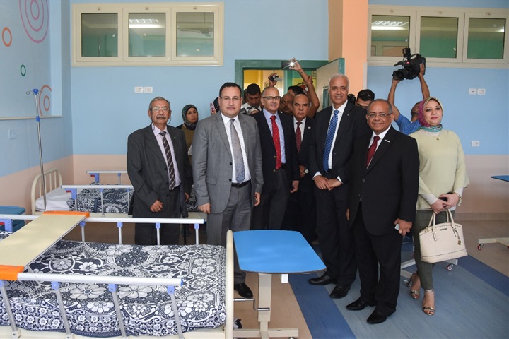 محافظ الإسكندرية ورئيس الجامعة يفتتحان وحدة الأمراض النفسية والعصبية بمستشفى الشاطبي الجامعي