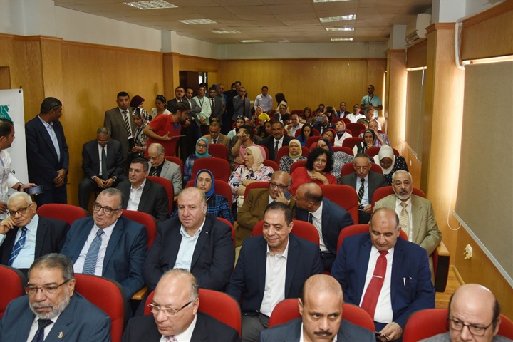 محافظ الإسكندرية ورئيس الجامعة يفتتحان وحدة الأمراض النفسية والعصبية بمستشفى الشاطبي الجامعي