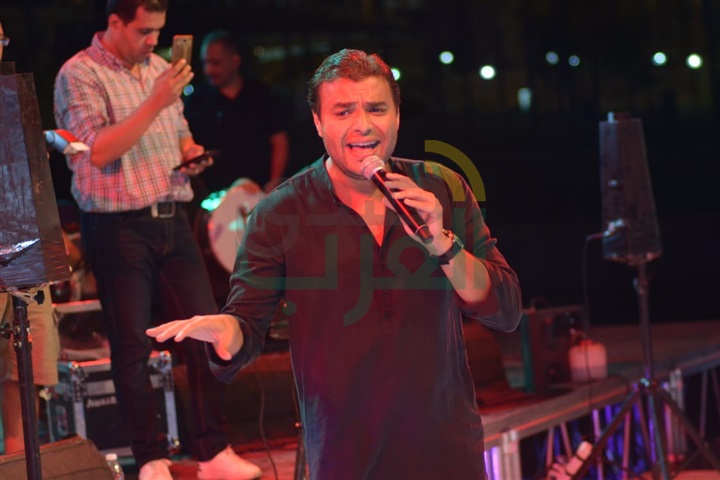 رامي صبري يتألق بأقوي حفلات نادي مدينتي بحضور الألاف من الشباب رامي صبري يتألق بأقوي حفلات نادي مدينتي بحضور الألاف من الشباب