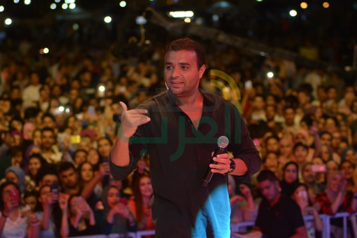 رامي صبري يتألق بأقوي حفلات نادي مدينتي بحضور الألاف من الشباب رامي صبري يتألق بأقوي حفلات نادي مدينتي بحضور الألاف من الشباب