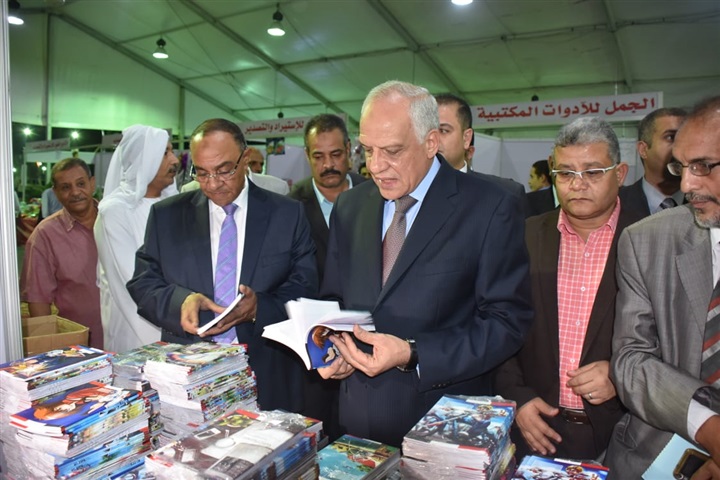 "راشد" و"ناصر" يفتتحان معارض "العودة للمدارس" بالجيزة