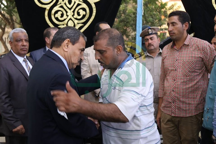 شاهد..جنازة شهيد سيناء تتحول إلي مظاهرة ضد الإرهاب بكفر الشيخ