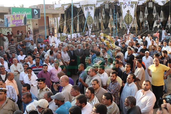 شاهد..جنازة شهيد سيناء تتحول إلي مظاهرة ضد الإرهاب بكفر الشيخ