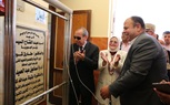 شاهد.. محافظ كفر الشيخ يلبي رغبة طالبة خلال تفقده إحدي المدارس 