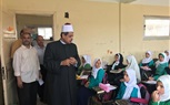 بالصور.. رئيس قطاع المعاهد يتابع انتظام الدراسة بمجمع 