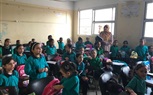 بالصور.. رئيس قطاع المعاهد يتابع انتظام الدراسة بمجمع 