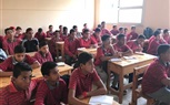 بالصور.. رئيس قطاع المعاهد يتابع انتظام الدراسة بمجمع 