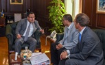 محافظ الإسكندرية يستقبل وفدًا صينيًا لبحث سبل تعزيز العلاقات والتعاون بين الجانبين