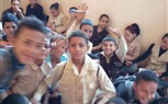 غضب بين أولياء أمور طلاب لعدم وجود مقاعد فى مدرسة بطوخ 