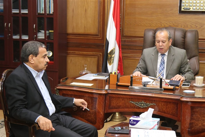 بالصور.. محافظ كفر الشيخ يوجه بسرعة الفصل في القضايا القانونية