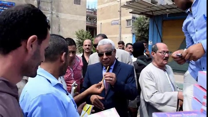 بالصور.. مدير أمن كفر الشيخ يفتتح معرض "كلنا واحد" لتوفير المستلزمات المدرسية بأسعار مخفضة