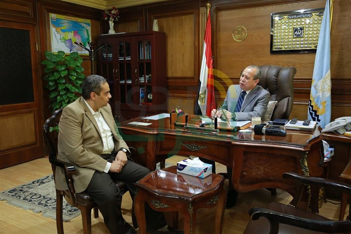 شاهد.. محافظ كفر الشيخ يستقبل نائب وزير الصحة لمناقشة توفير المستلزمات الطبية بالمستشفيات