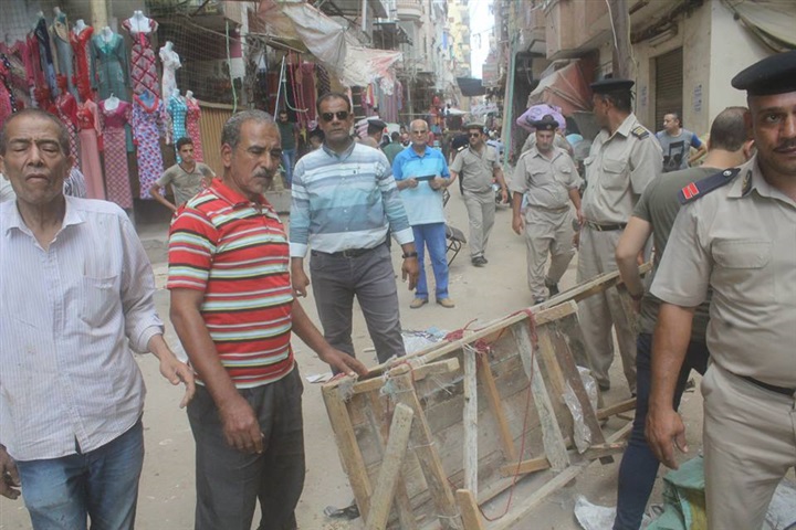 بالصور.. غلق مخبزين وتنفيذ 370 حالة إزالة إشغالات فى دسوق