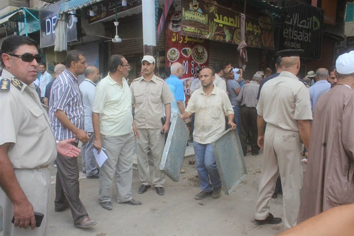 بالصور.. غلق مخبزين وتنفيذ 370 حالة إزالة إشغالات فى دسوق