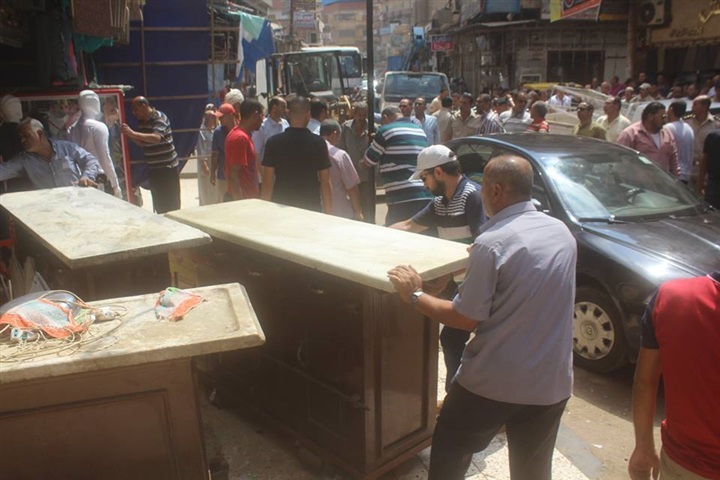 بالصور.. غلق مخبزين وتنفيذ 370 حالة إزالة إشغالات فى دسوق