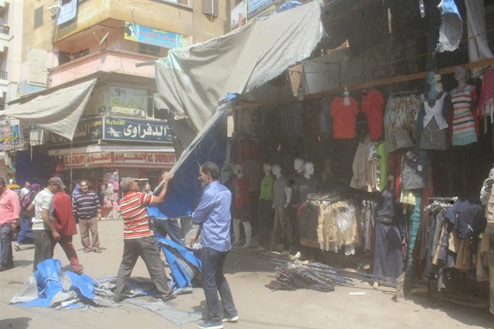 بالصور.. غلق مخبزين وتنفيذ 370 حالة إزالة إشغالات فى دسوق