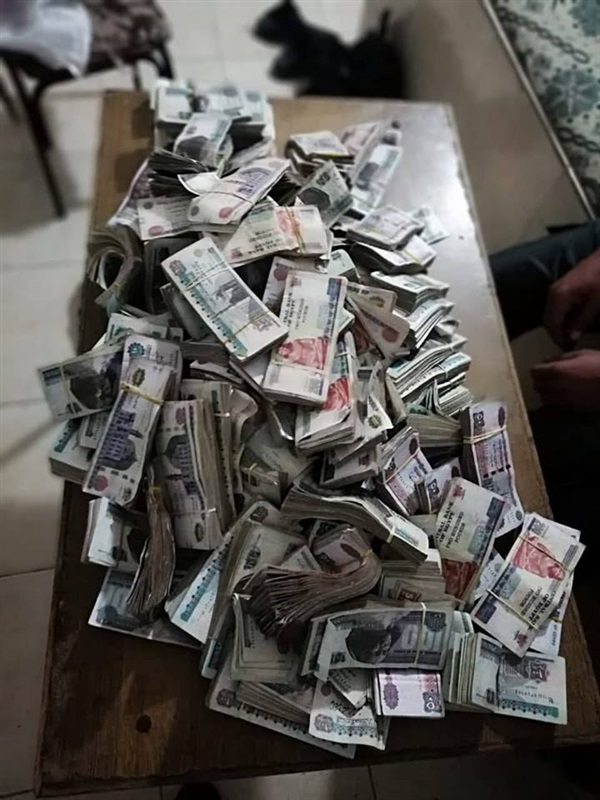 علامة مضيئة لرجال إسعاف كفر الشيخ بعد عثور"سائق" و"مسعف" علي 870 ألف جنيه في حادث سيارة