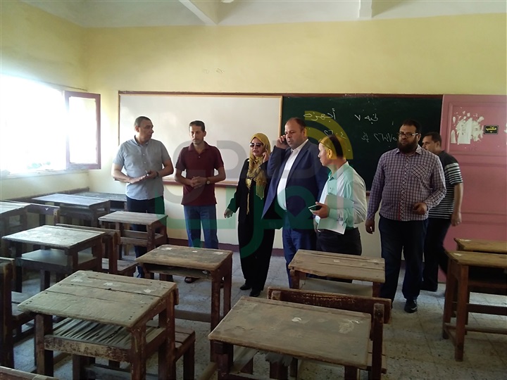 بالصور...سكرتير مساعد كفر الشيخ يفاجئ عدد من المدارس للتأكد من جاهزيتها