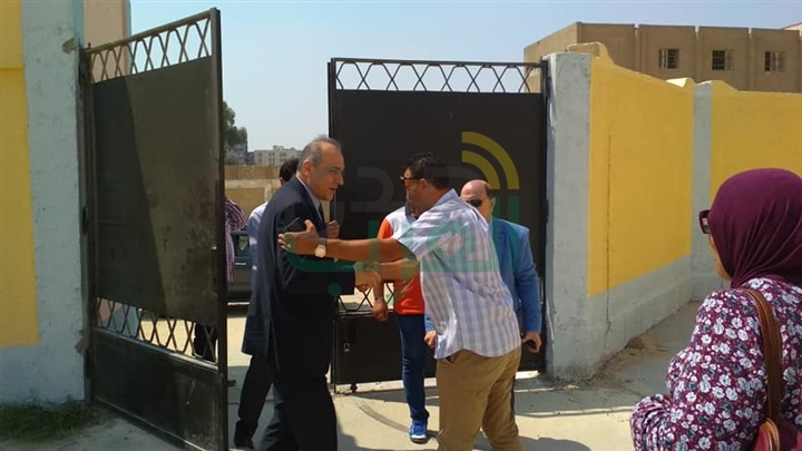 بالصور ..وكيل وزارة التعليم يتفقد استعدادت مدارس للعام الدراسي  