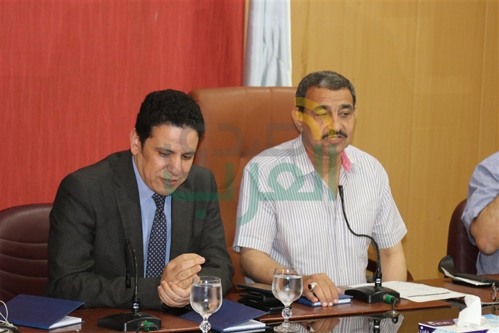 شاهد..بحث عروض تطبيق الأنظمة التكنولوجية في كفر الشيخ
