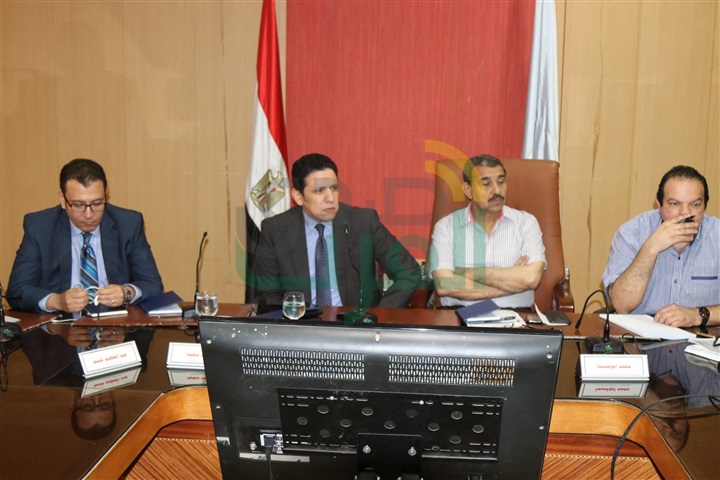 شاهد..بحث عروض تطبيق الأنظمة التكنولوجية في كفر الشيخ