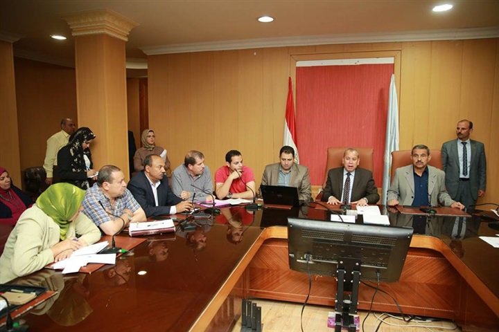 بالصور..محافظ كفر الشيخ يناقش سبل ربط طرق المحافظة بالشبكة القومية