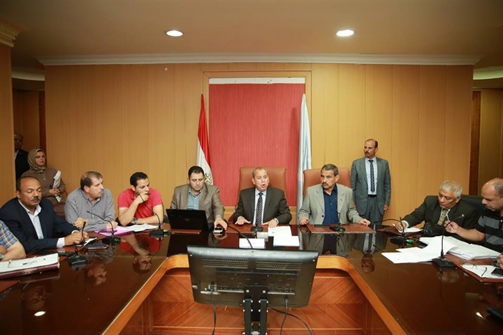 بالصور..محافظ كفر الشيخ يناقش سبل ربط طرق المحافظة بالشبكة القومية