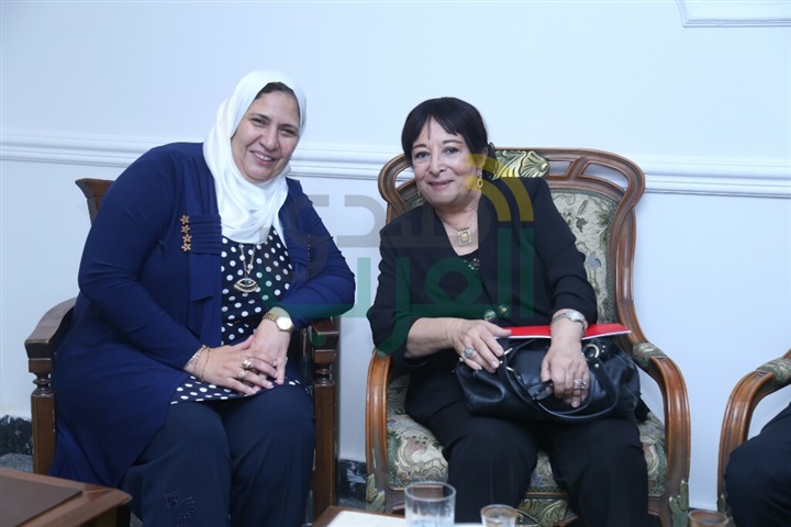 بالصور.. الغرباوى يكرم سميرة عبد العزيز بمهرجان "المسرح الحر" بالصور.. الغرباوى يكرم سميرة عبد العزيز بمهرجان "المسرح الحر"