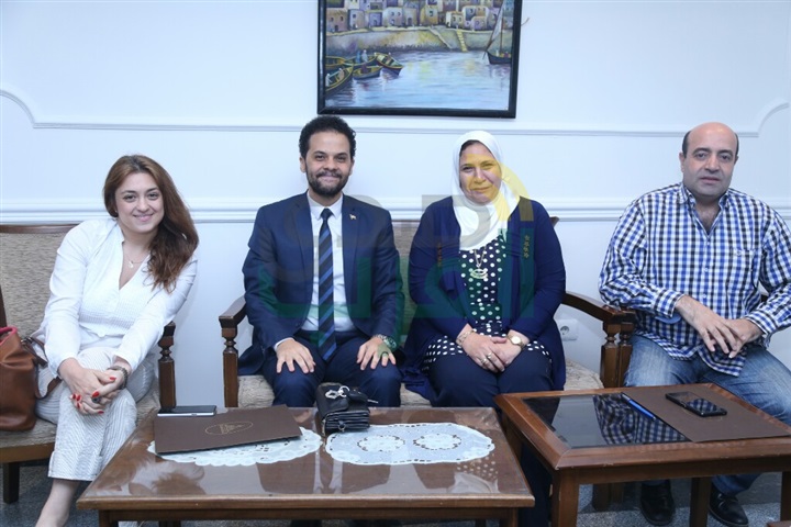 بالصور.. الغرباوى يكرم سميرة عبد العزيز بمهرجان "المسرح الحر" بالصور.. الغرباوى يكرم سميرة عبد العزيز بمهرجان "المسرح الحر"