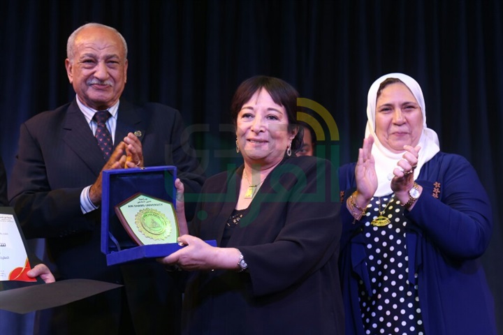 بالصور.. الغرباوى يكرم سميرة عبد العزيز بمهرجان "المسرح الحر" بالصور.. الغرباوى يكرم سميرة عبد العزيز بمهرجان "المسرح الحر"