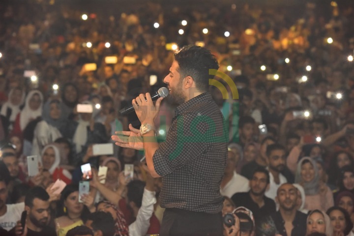 بالصور.. حماقي يتألق باقوي حفل تخرج لطلاب تجارة الإسكندرية بالصور.. حماقي يتألق باقوي حفل تخرج لطلاب تجارة الإسكندرية