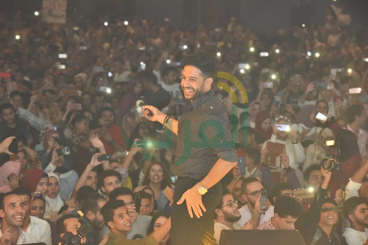 بالصور.. حماقي يتألق باقوي حفل تخرج لطلاب تجارة الإسكندرية بالصور.. حماقي يتألق باقوي حفل تخرج لطلاب تجارة الإسكندرية