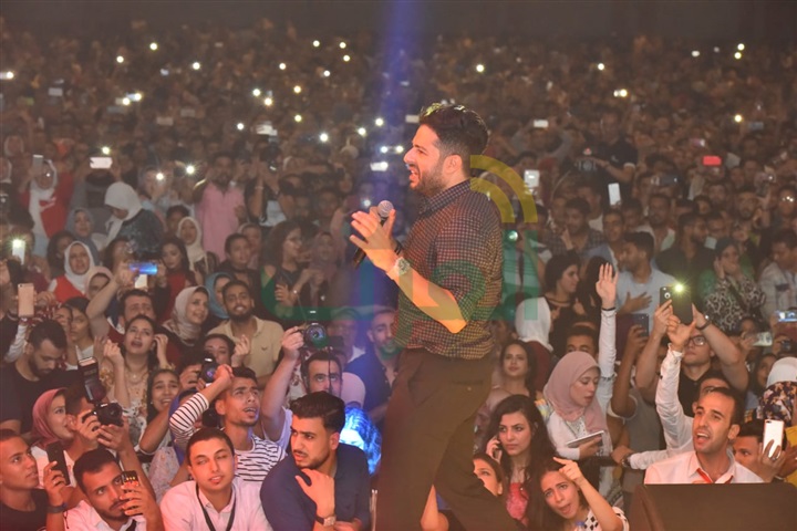 بالصور.. حماقي يتألق باقوي حفل تخرج لطلاب تجارة الإسكندرية بالصور.. حماقي يتألق باقوي حفل تخرج لطلاب تجارة الإسكندرية