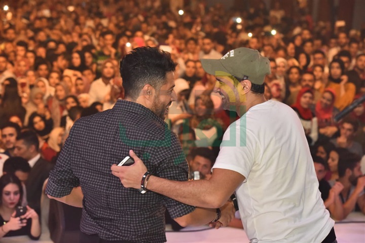 بالصور.. حماقي يتألق باقوي حفل تخرج لطلاب تجارة الإسكندرية بالصور.. حماقي يتألق باقوي حفل تخرج لطلاب تجارة الإسكندرية