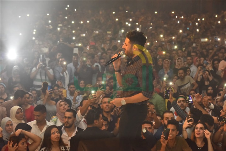 بالصور.. حماقي يتألق باقوي حفل تخرج لطلاب تجارة الإسكندرية بالصور.. حماقي يتألق باقوي حفل تخرج لطلاب تجارة الإسكندرية