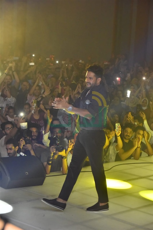 بالصور.. حماقي يتألق باقوي حفل تخرج لطلاب تجارة الإسكندرية بالصور.. حماقي يتألق باقوي حفل تخرج لطلاب تجارة الإسكندرية