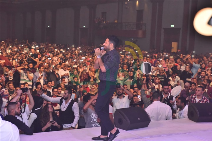 بالصور.. حماقي يتألق باقوي حفل تخرج لطلاب تجارة الإسكندرية بالصور.. حماقي يتألق باقوي حفل تخرج لطلاب تجارة الإسكندرية