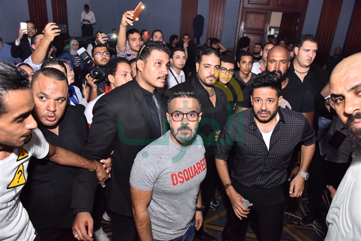 بالصور.. حماقي يتألق باقوي حفل تخرج لطلاب تجارة الإسكندرية بالصور.. حماقي يتألق باقوي حفل تخرج لطلاب تجارة الإسكندرية