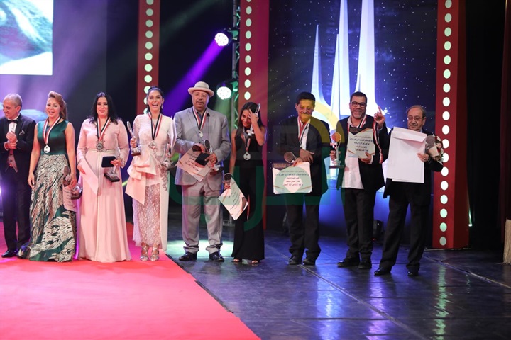 بالصور.. تكريم النجوم بحفل ختام مهرجان الإسكندرية السينمائي بالصور.. تكريم النجوم بحفل ختام مهرجان الإسكندرية السينمائي