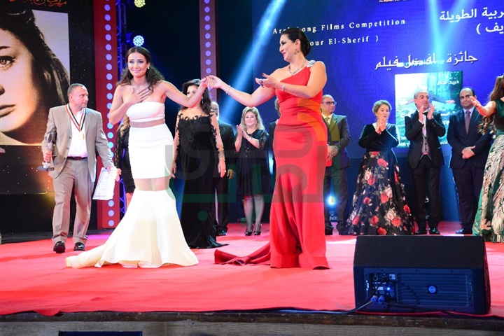 بالصور.. تكريم النجوم بحفل ختام مهرجان الإسكندرية السينمائي بالصور.. تكريم النجوم بحفل ختام مهرجان الإسكندرية السينمائي