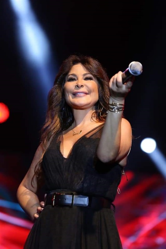 بالصور.. اليسا تفتح حفلها بجامعة الدلتا بأغنية وحشتوني وسط الآلاف من الطلاب بالصور.. اليسا تفتح حفلها بجامعة الدلتا بأغنية وحشتوني وسط الآلاف من الطلاب