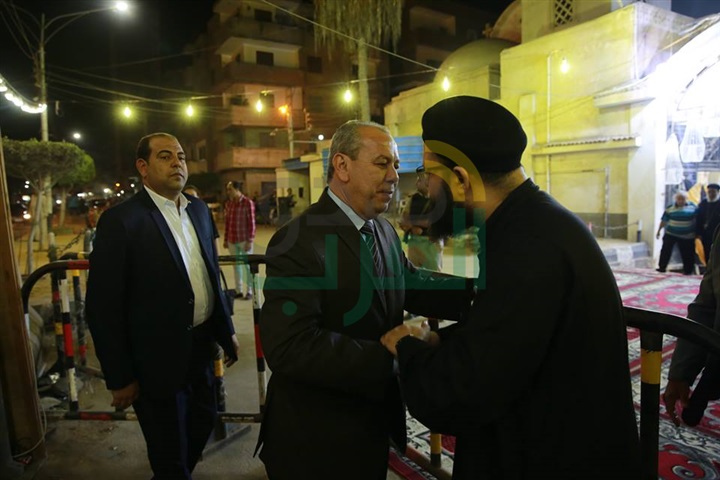 محافظ كفر الشيخ يستقبل المعزين في وفاة الأنبا بيشوي بكنيسة مارٍ جرجس