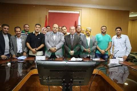 محافظ كفر الشيخ يستقبل المعزين في وفاة الأنبا بيشوي بكنيسة مارٍ جرجس