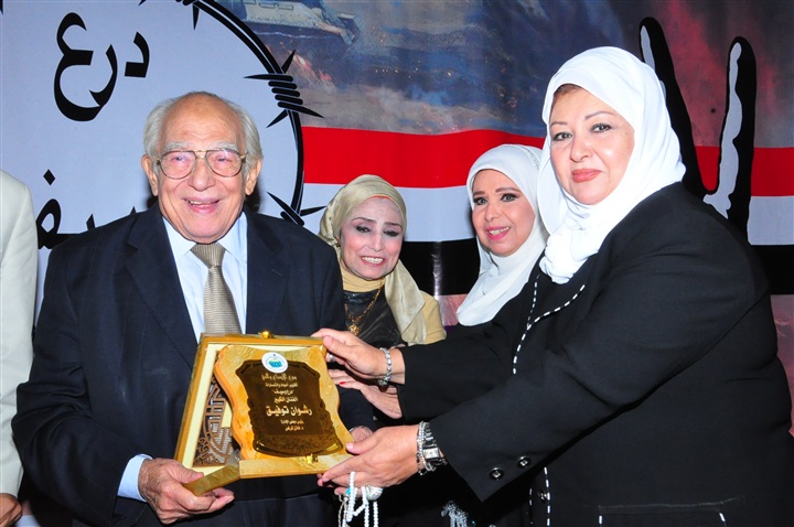 بالصور.. تكريم أبطال أكتوبر ورموز الفن فى حفل مجلس الإعلاميين الدوليين بالصور.. تكريم أبطال أكتوبر ورموز الفن فى حفل مجلس الإعلاميين الدوليين