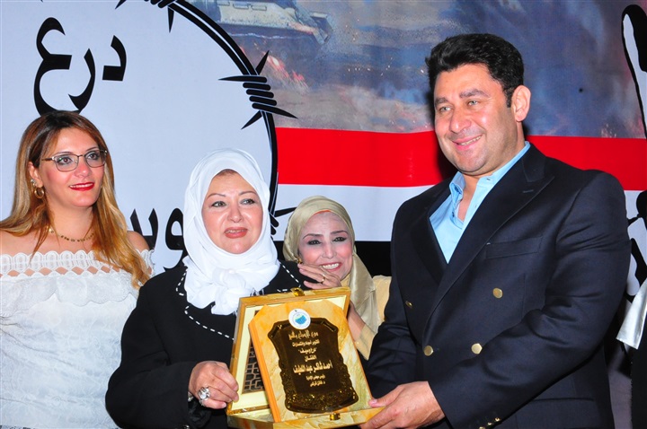 بالصور.. تكريم أبطال أكتوبر ورموز الفن فى حفل مجلس الإعلاميين الدوليين بالصور.. تكريم أبطال أكتوبر ورموز الفن فى حفل مجلس الإعلاميين الدوليين